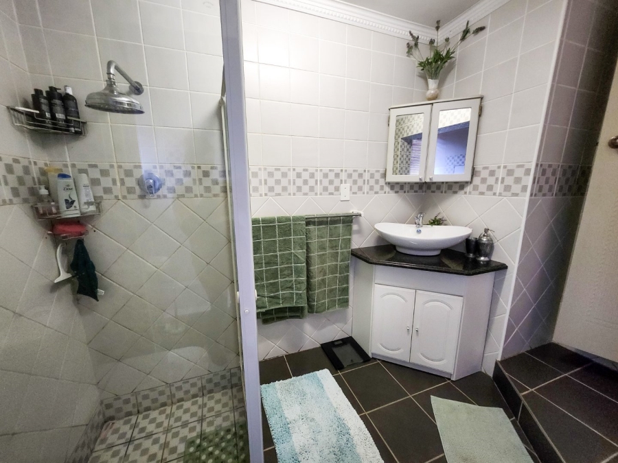 4 Bedroom Property for Sale in Wilkoppies North West